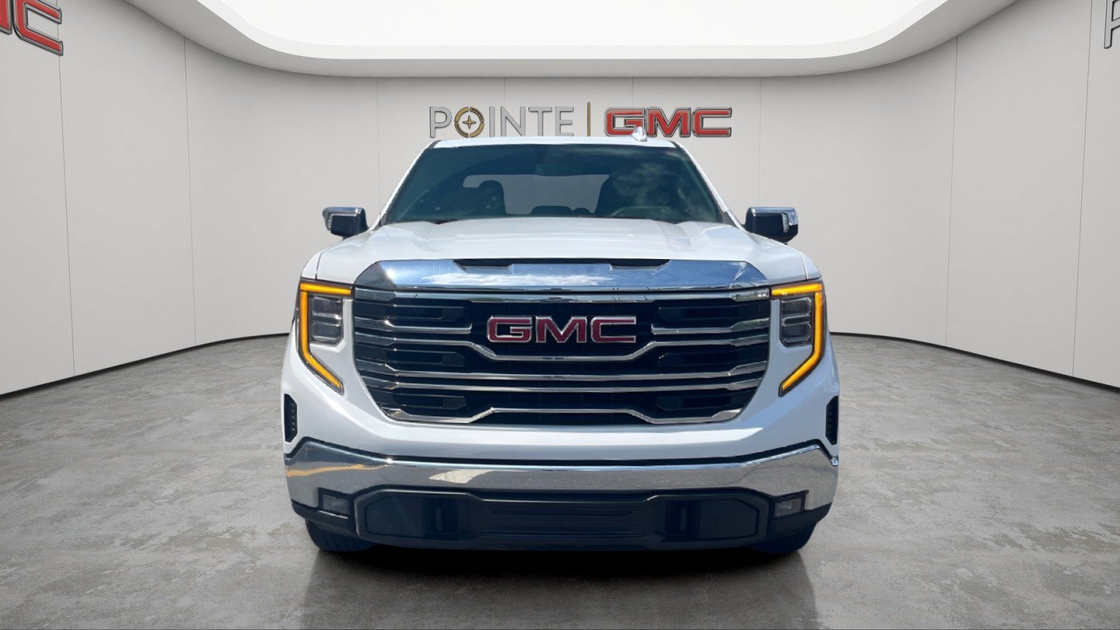 Used 2025 GMC Sierra 1500 SLT AWD/4WD image 2