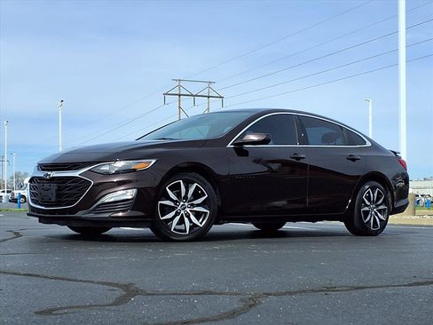 Used 2021 Chevrolet Malibu RS image 2