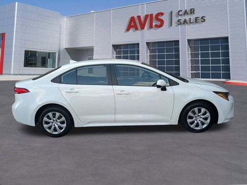 Used 2025 Toyota Corolla LE image 5