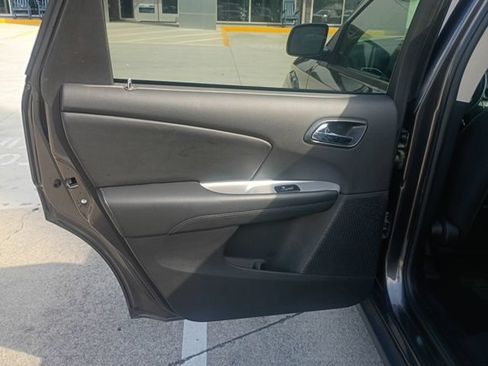 Used 2020 Dodge Journey SE w/ SE Popular Equipment Group FWD image 42