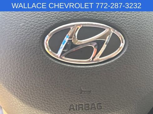 Used 2023 Hyundai Santa Fe SEL Premium image 19