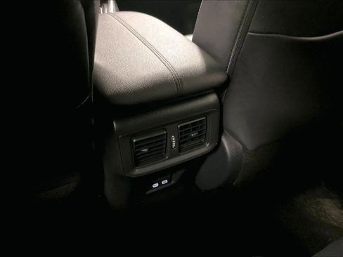 Used 2025 Toyota RAV4 XLE Premium image 28