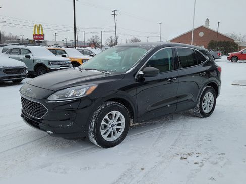 Certified 2022 Ford Escape SE w/ Convenience Package image 2