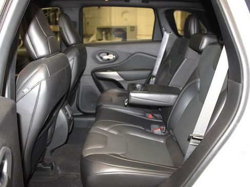 Certified 2020 Jeep Cherokee High Altitude AWD/4WD image 31