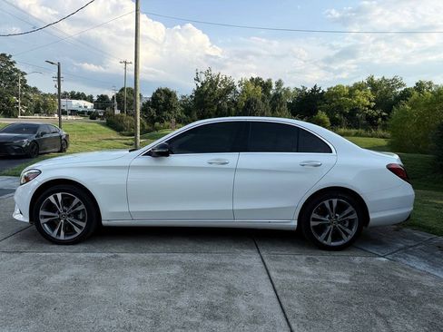 Used 2019 Mercedes-Benz C 300 4MATIC Sedan image 4
