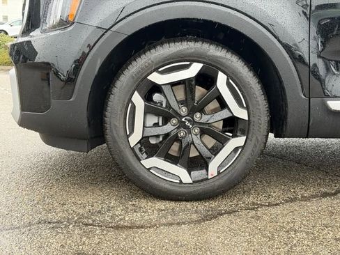 Certified 2025 Kia Telluride EX image 17