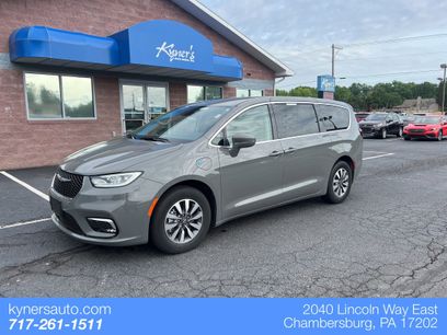 Used 2022 Chrysler Pacifica Touring-L
