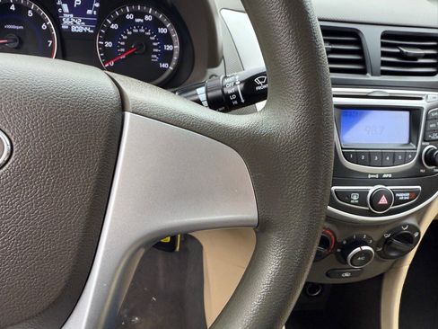 Used 2013 Hyundai Accent GLS image 23