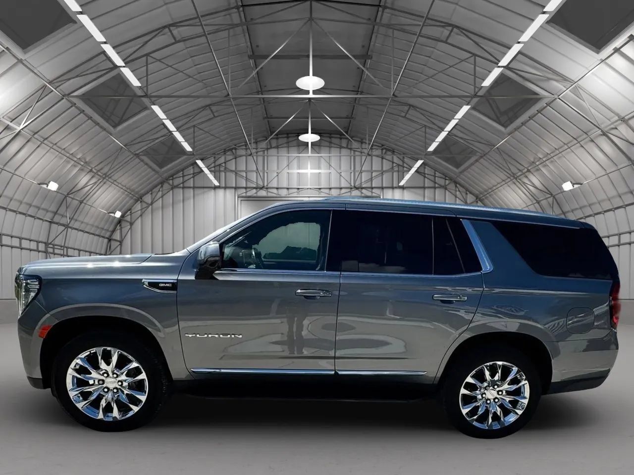 Used 2022 GMC Yukon SLT w/ SLT Premium Package AWD/4WD image 4