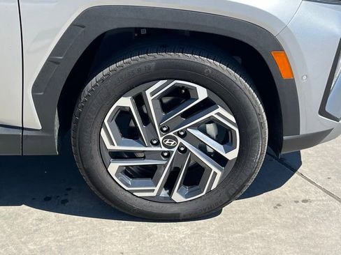 Used 2025 Hyundai Tucson Limited image 8