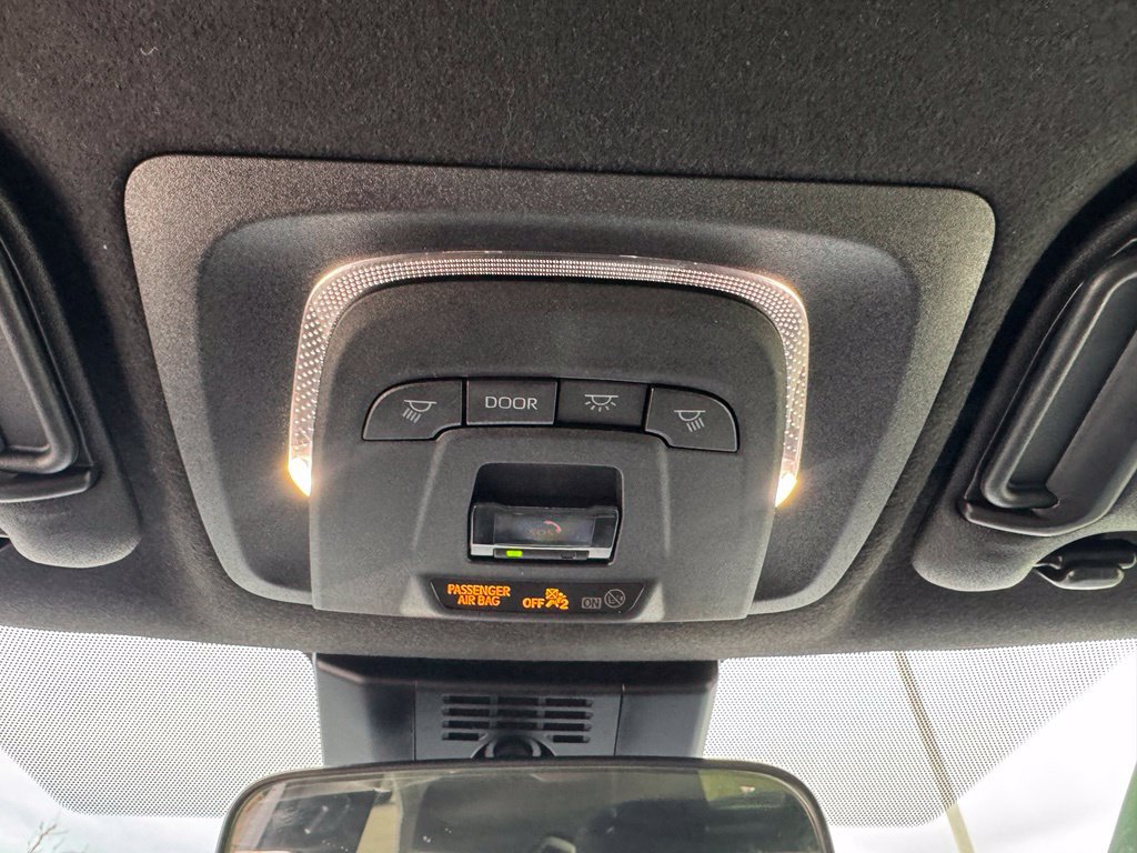 Used 2025 Toyota Corolla SE FWD image 18