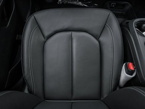 New 2026 Chrysler Voyager LX image 29