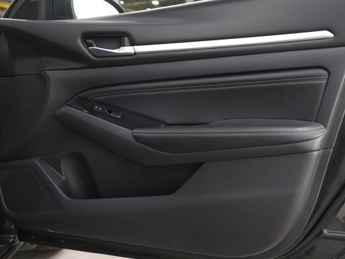 Used 2021 Nissan Altima 2.5 SV image 9