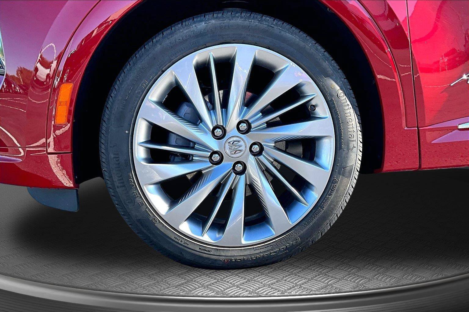 Used 2025 Buick Envision Avenir AWD/4WD image 10