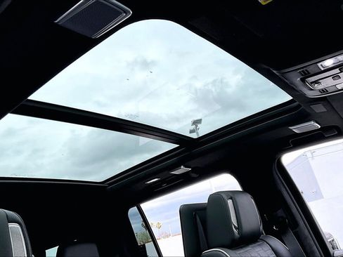 New 2026 Cadillac Escalade ESV V image 34