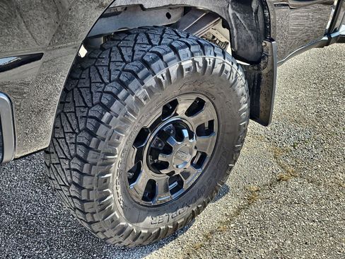 Used 2024 Ford F350 Platinum w/ Tremor Off-Road Package image 10