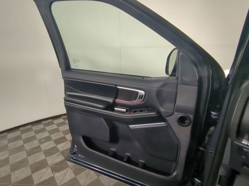 Used 2025 Ford Expedition Max Platinum w/ Stealth Appearance Package AWD/4WD image 20