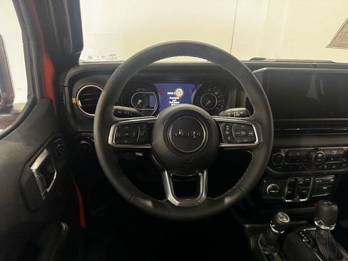 New 2026 Jeep Wrangler Unlimited Sahara AWD/4WD image 4