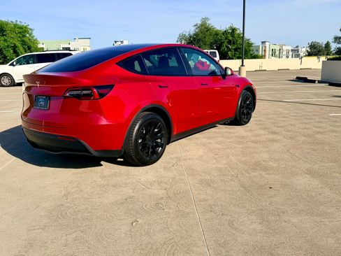 Used 2021 Tesla Model Y Long Range AWD/4WD image 6