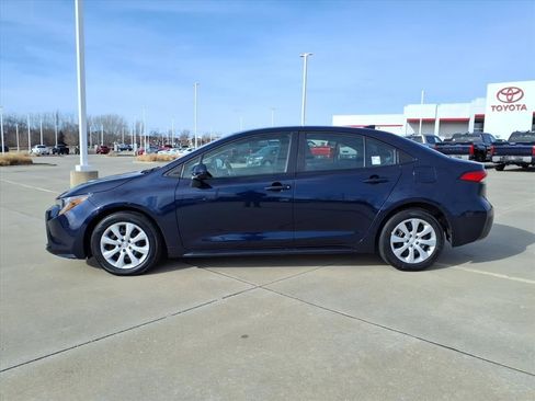 Used 2024 Toyota Corolla LE image 2