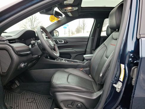 Certified 2024 Jeep Compass Trailhawk w/ Trailhawk Elite Group image 13