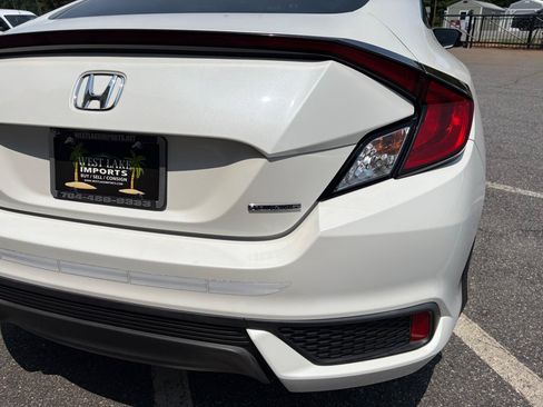 Used 2017 Honda Civic Touring image 12