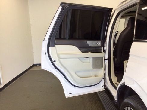 Used 2019 Lincoln Navigator Black Label w/ Cargo Package AWD/4WD image 10