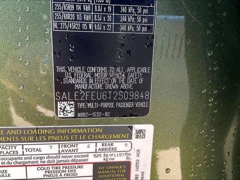 New 2026 Land Rover Defender 130 X-Dynamic SE image 8