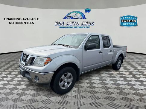 Used 2010 Nissan Frontier SE image 3
