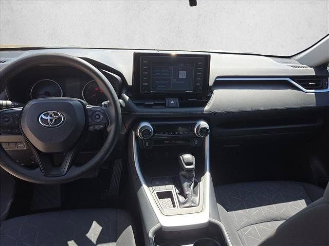 Used 2021 Toyota RAV4 XLE w/ Convenience Package FWD image 20