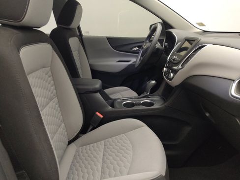 Used 2019 Chevrolet Equinox LS FWD image 21