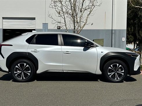 Used 2023 Subaru Solterra AWD image 3