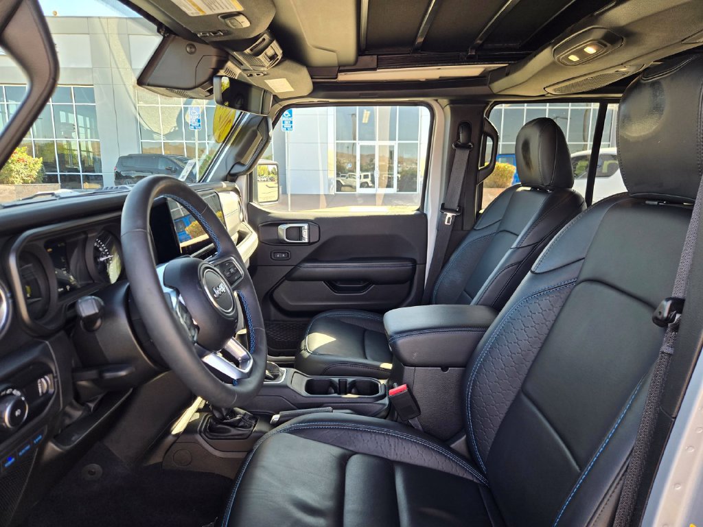 Used 2024 Jeep Wrangler High Altitude AWD/4WD image 31