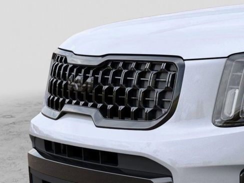 Used 2025 Kia Telluride AWD image 12