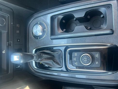 Used 2021 Nissan Armada SV AWD/4WD image 21