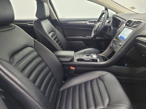 Used 2020 Ford Fusion SEL image 21