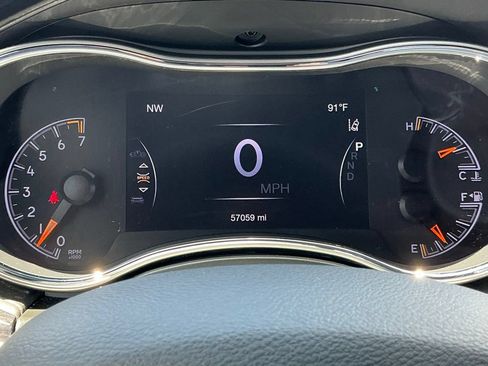 Used 2020 Jeep Grand Cherokee Overland AWD/4WD image 34