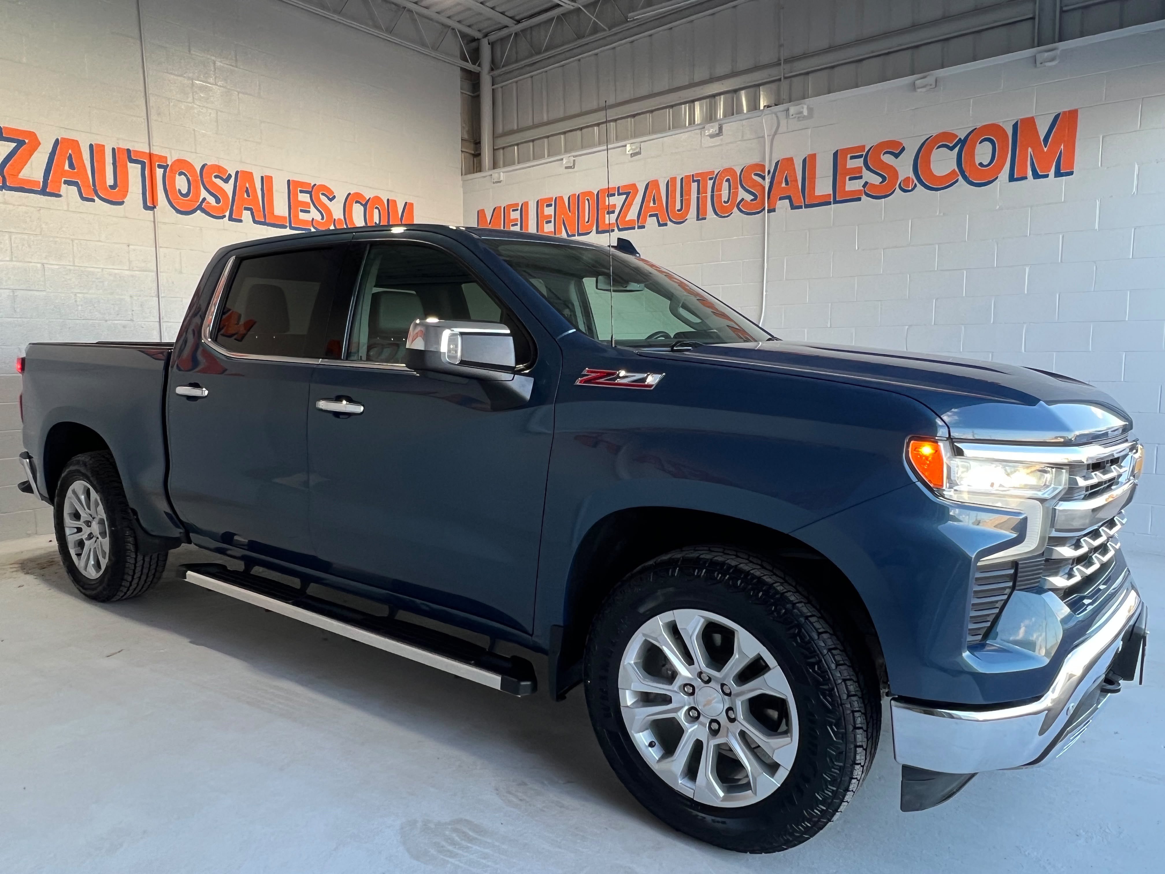 Used 2024 Chevrolet Silverado 1500 LTZ w/ Z71 Off-Road Package AWD/4WD image 8