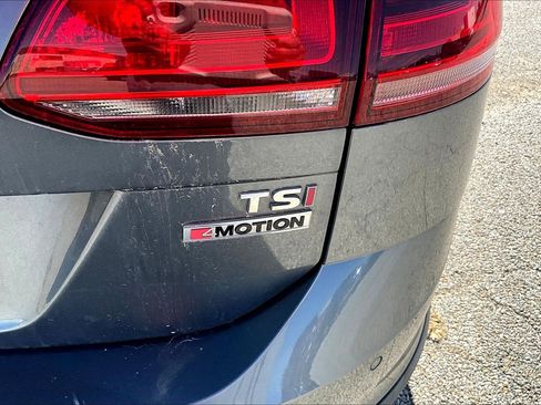 Used 2017 Volkswagen Golf Alltrack SE image 6