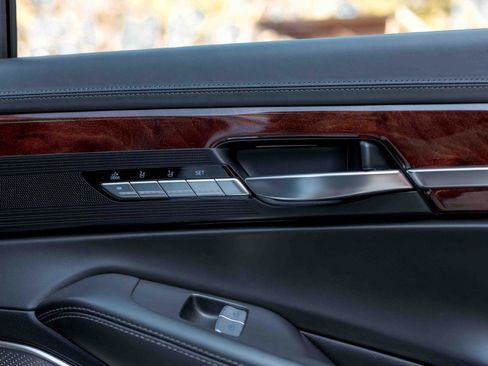 Used 2017 Genesis G90 5.0 Ultimate image 47