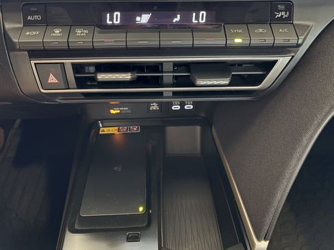 Used 2025 Toyota Camry LE FWD image 19