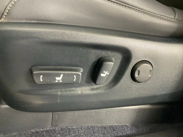 Used 2021 Lexus GX 460 Premium w/ Accessory Package AWD/4WD image 28