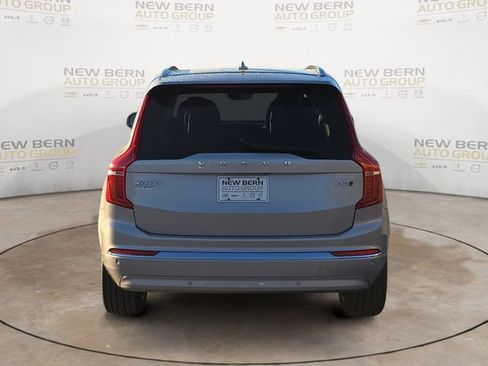 Certified 2025 Volvo XC90 B5 Core AWD/4WD image 4