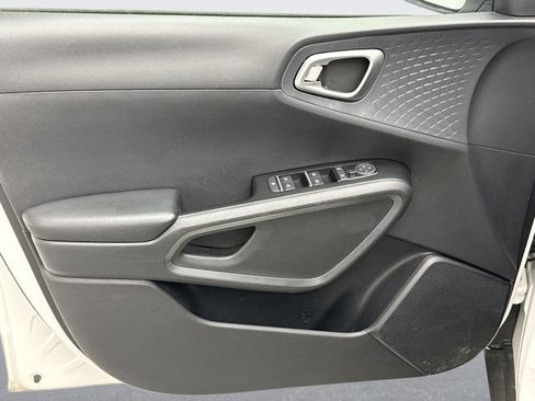 Used 2020 Kia Soul S image 9