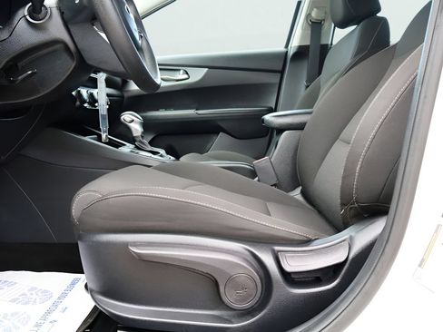 Used 2021 Kia Forte LXS FWD image 32