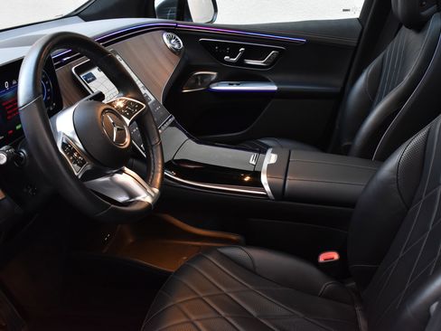 Used 2023 Mercedes-Benz EQE 500 4MATIC SUV image 19