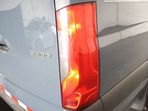 Used 2019 Mercedes-Benz Sprinter 170 image 24