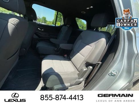 Used 2023 Chevrolet Traverse LT AWD/4WD image 13