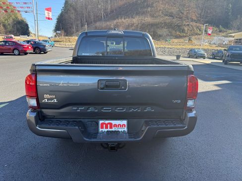 Used 2023 Toyota Tacoma 4x4 Double Cab image 8