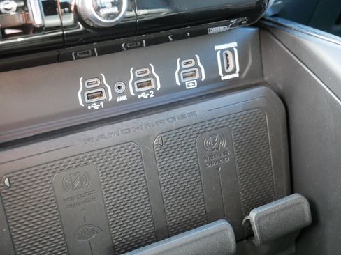 Used 2025 RAM 1500 Laramie w/ Advanced Safety Group II AWD/4WD image 31